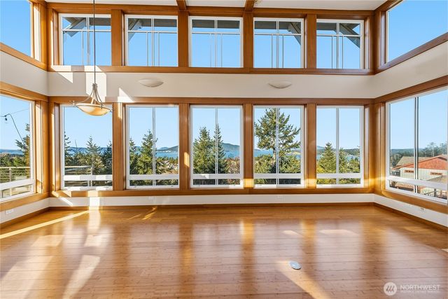 2020 Kansas Avenue, Anacortes, WA 98221