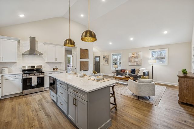 2101 Avalon Dr, Nashville, TN 37216