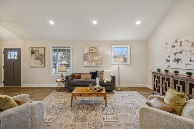 2101 Avalon Dr, Nashville, TN 37216