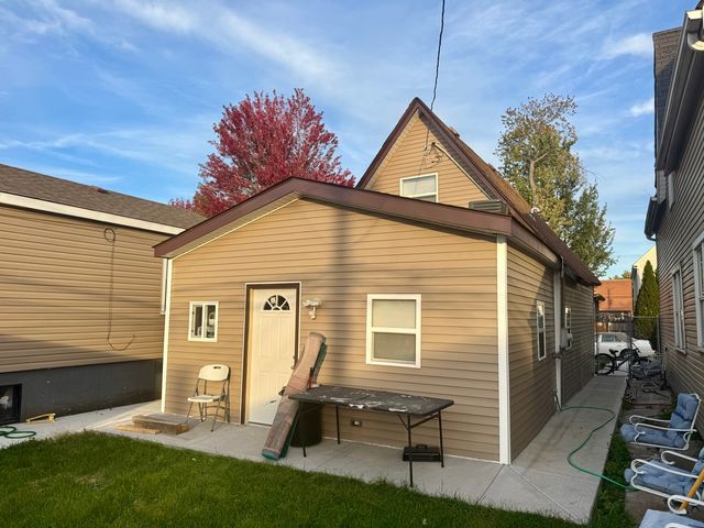 13226 S Houston Avenue, Chicago, IL 60633