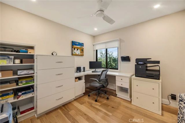 3854 Hampstead, La Canada Flintridge, CA 91011