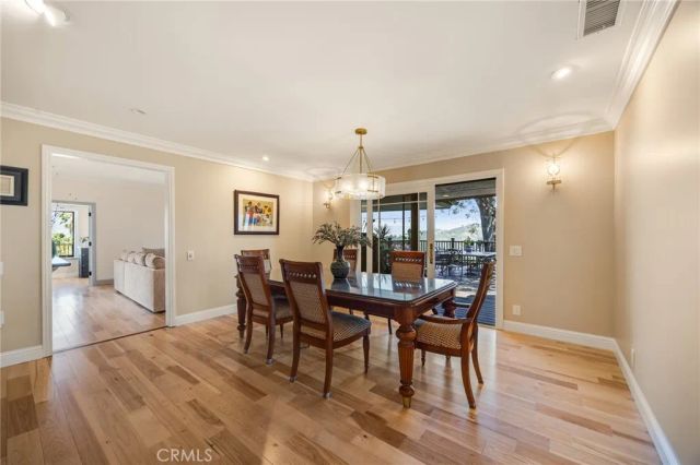 3854 Hampstead, La Canada Flintridge, CA 91011