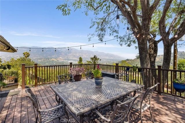 3854 Hampstead, La Canada Flintridge, CA 91011