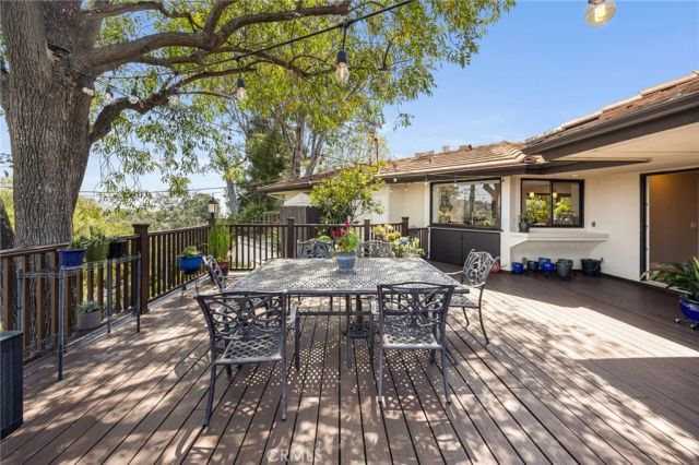 3854 Hampstead, La Canada Flintridge, CA 91011