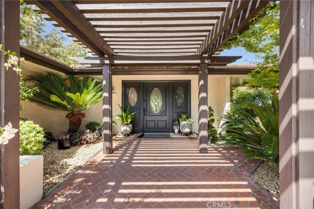 3854 Hampstead, La Canada Flintridge, CA 91011
