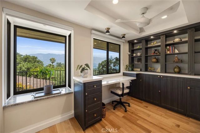 3854 Hampstead, La Canada Flintridge, CA 91011