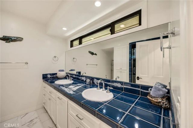 3854 Hampstead, La Canada Flintridge, CA 91011