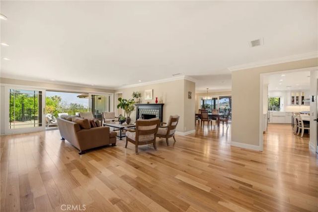 3854 Hampstead, La Canada Flintridge, CA 91011
