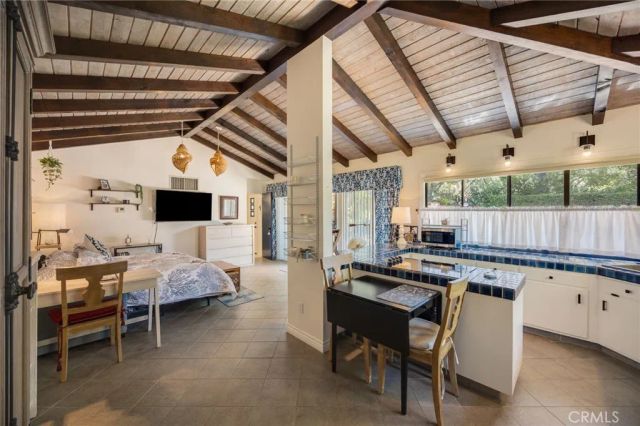 3854 Hampstead, La Canada Flintridge, CA 91011