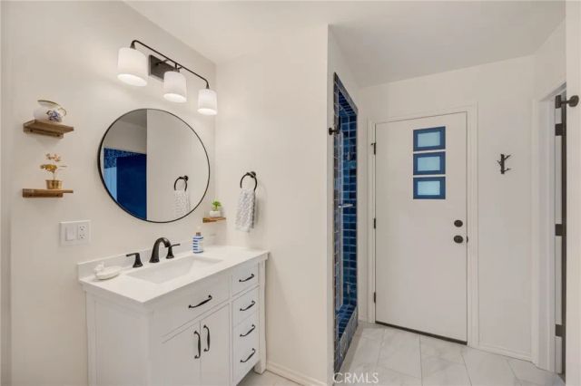 3854 Hampstead, La Canada Flintridge, CA 91011
