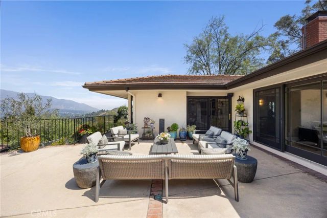 3854 Hampstead, La Canada Flintridge, CA 91011