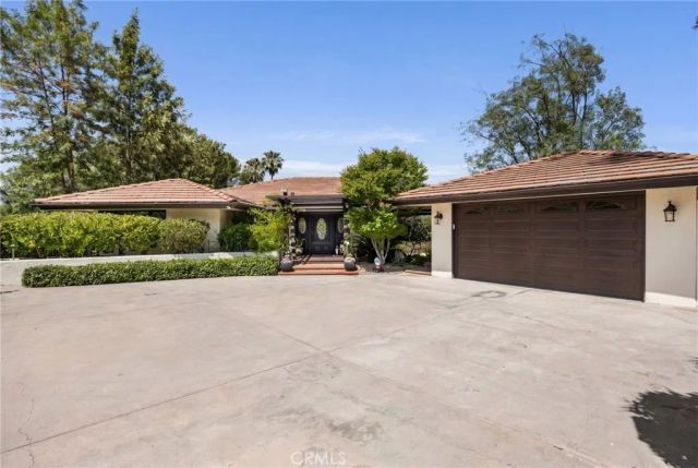 3854 Hampstead, La Canada Flintridge, CA 91011