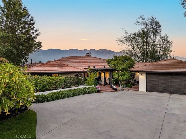3854 Hampstead Road, La Canada Flintridge, CA 91011