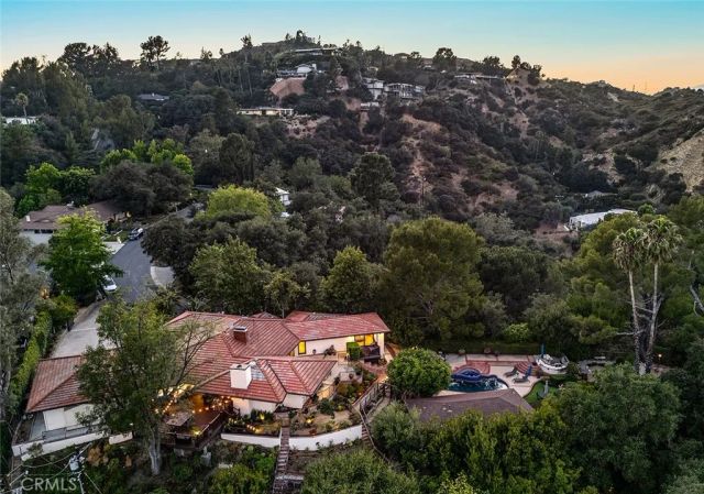 3854 Hampstead Road, La Canada Flintridge, CA 91011