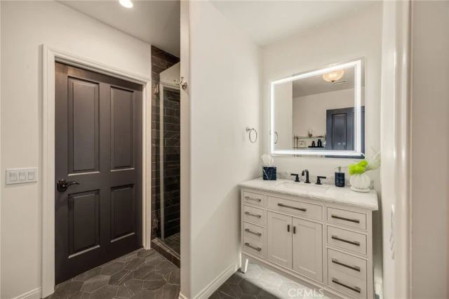 3854 Hampstead, La Canada Flintridge, CA 91011