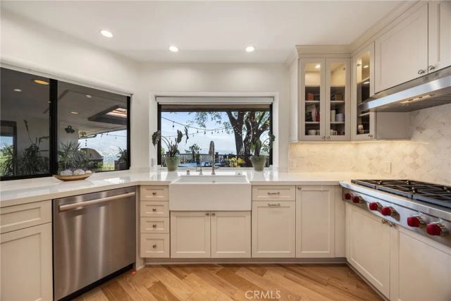 3854 Hampstead, La Canada Flintridge, CA 91011