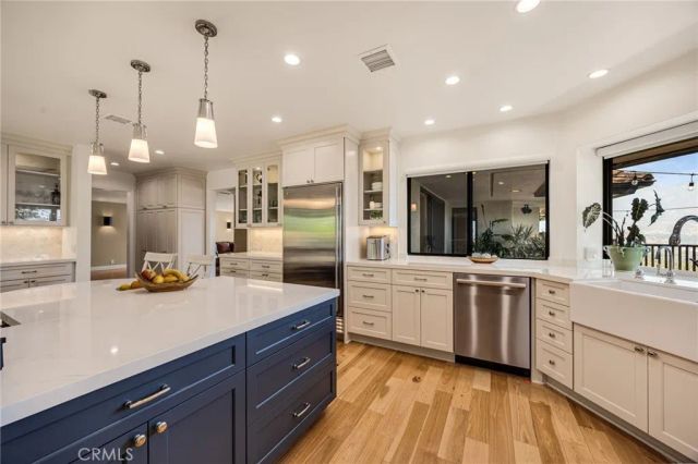 3854 Hampstead, La Canada Flintridge, CA 91011