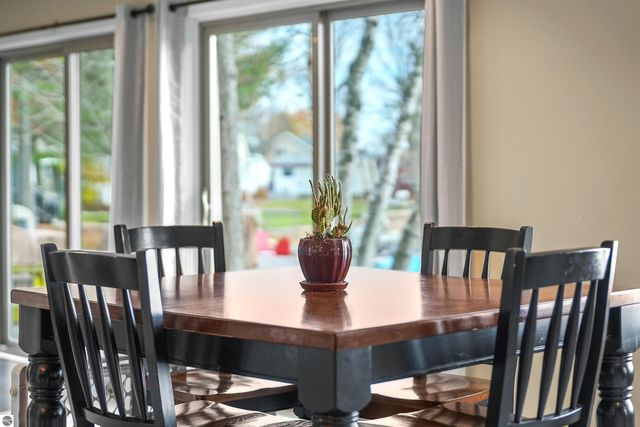 7119 W White Birch Avenue, Lake City, MI 49651