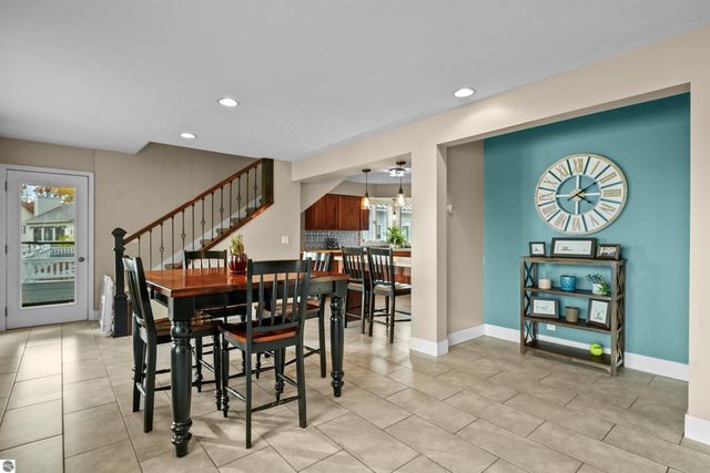 7119 W White Birch Avenue, Lake City, MI 49651