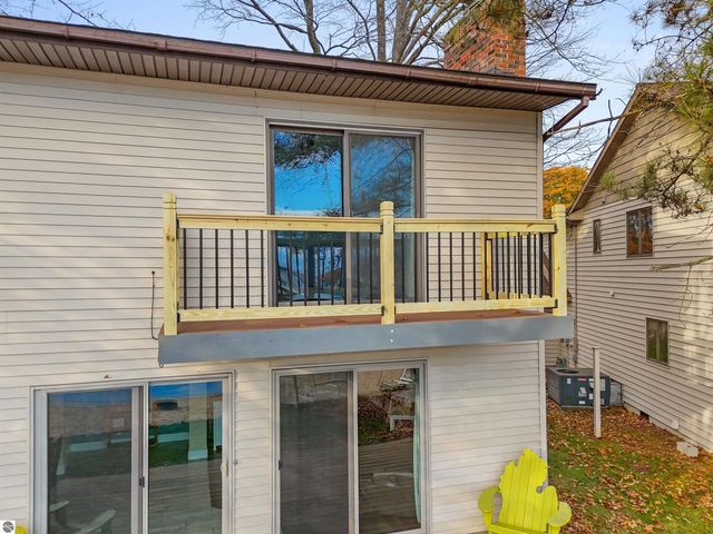 7119 W White Birch Avenue, Lake City, MI 49651