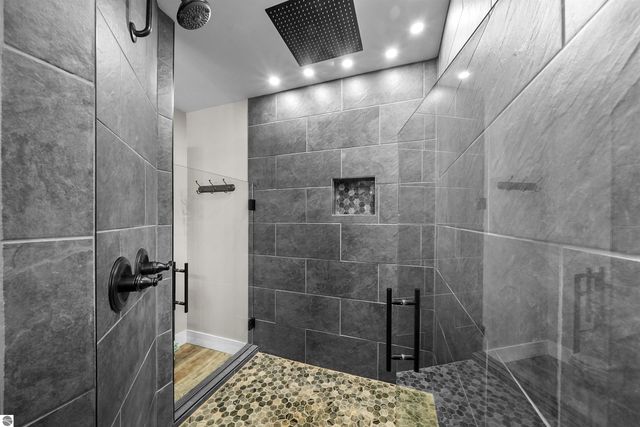 7119 W White Birch Avenue, Lake City, MI 49651