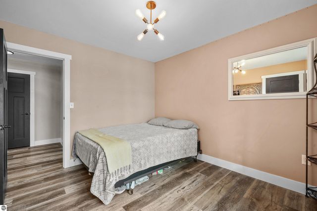 7119 W White Birch Avenue, Lake City, MI 49651