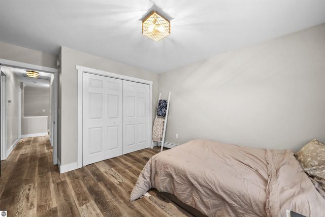 7119 W White Birch Avenue, Lake City, MI 49651