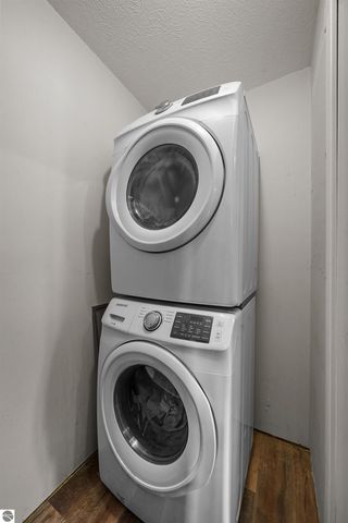 7119 W White Birch Avenue, Lake City, MI 49651