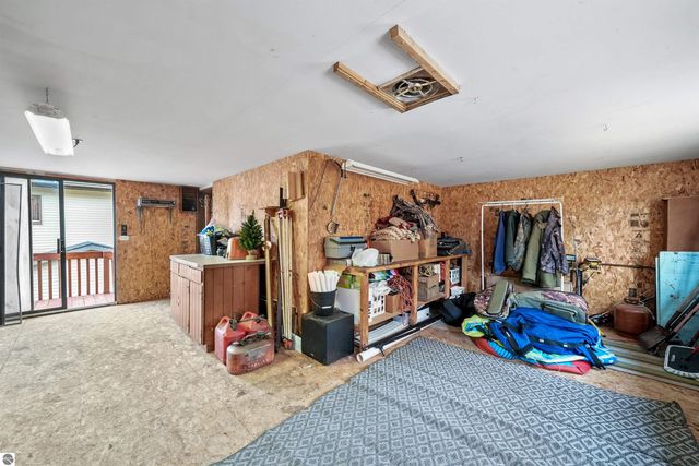 7119 W White Birch Avenue, Lake City, MI 49651