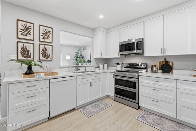 12616 N 28TH Place, Phoenix, AZ 85032