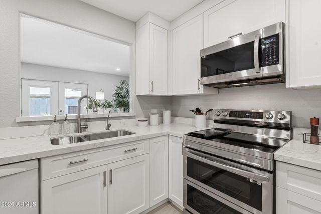 12616 N 28TH Place, Phoenix, AZ 85032