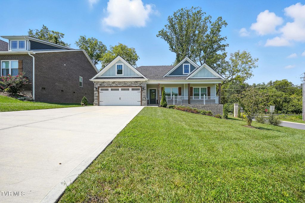 702 Hunts Terrace Drive, Kingsport, TN 37663
