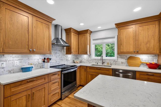 7301 Sawmill Road, Madison, WI 53717