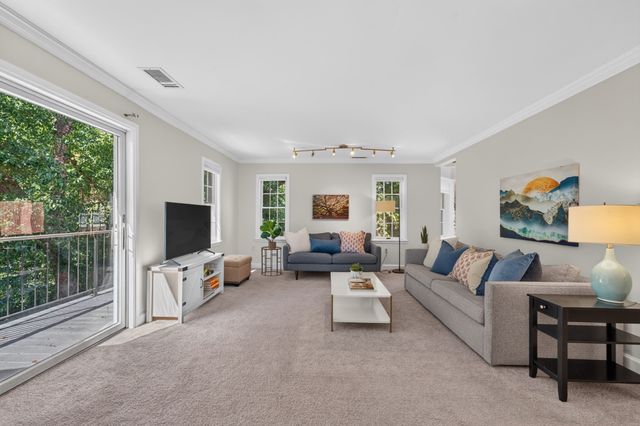 20.0 N Stone Mill Dr 1026, Dedham, MA 02026