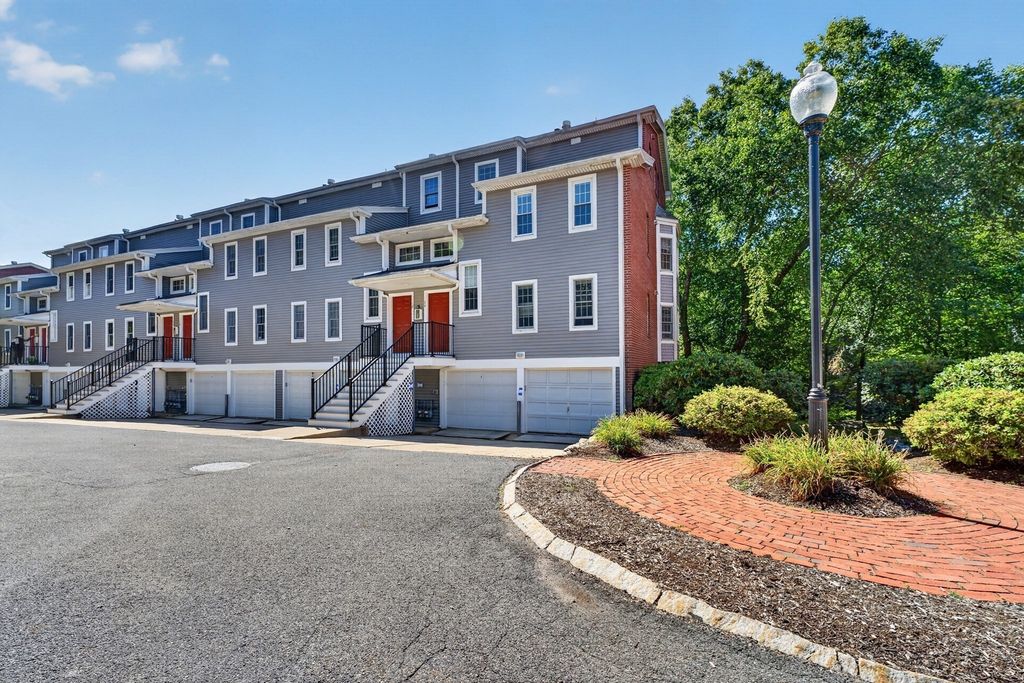 20.0 N Stone Mill Dr 1026, Dedham, MA 02026