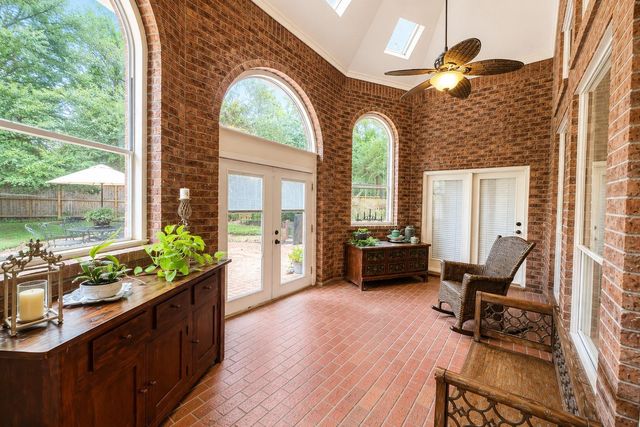 18 E Wedgemere Court, The Woodlands, TX 77381