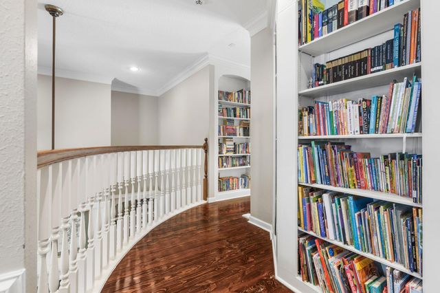 18 E Wedgemere Court, The Woodlands, TX 77381