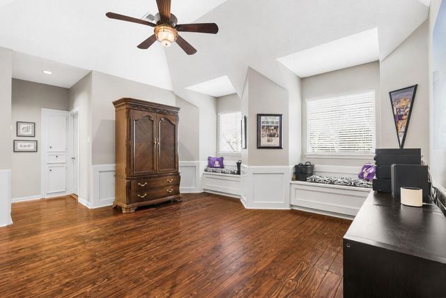 18 E Wedgemere Court, The Woodlands, TX 77381