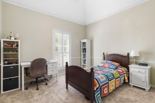 18 E Wedgemere Court, The Woodlands, TX 77381