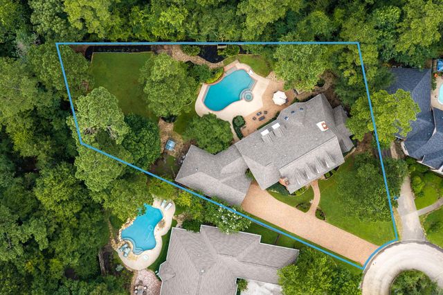 18 E Wedgemere Court, The Woodlands, TX 77381