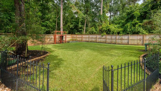 18 E Wedgemere Court, The Woodlands, TX 77381