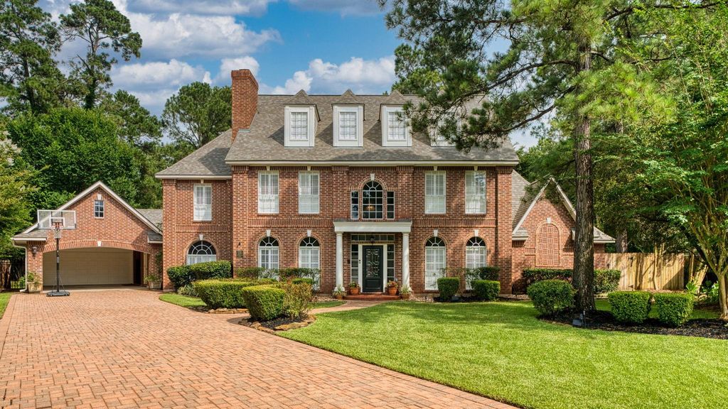 18 E Wedgemere Court, The Woodlands, TX 77381