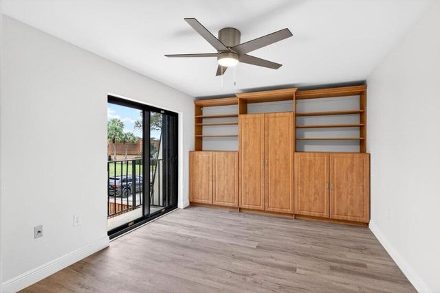 304 Live Oak Lane, Boynton Beach, FL 33436