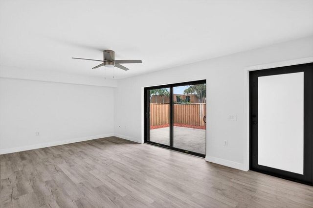 304 Live Oak Lane, Boynton Beach, FL 33436