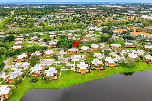 304 Live Oak Lane, Boynton Beach, FL 33436