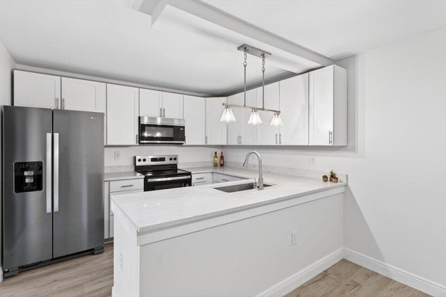 304 Live Oak Lane, Boynton Beach, FL 33436