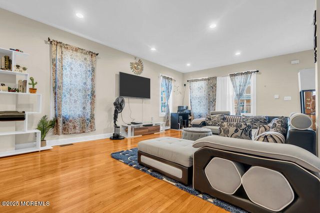 128 Monmouth Street, Hightstown, NJ 08520