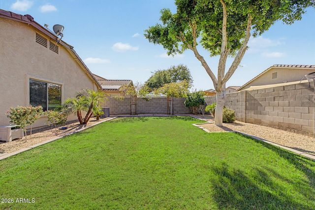 18236 W MISSION Lane, Waddell, AZ 85355