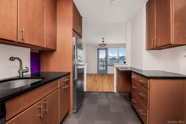2500 Johnson Avenue 3S, Bronx, NY 10463