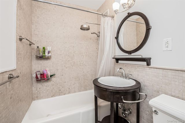 2500 Johnson Avenue 3S, Bronx, NY 10463